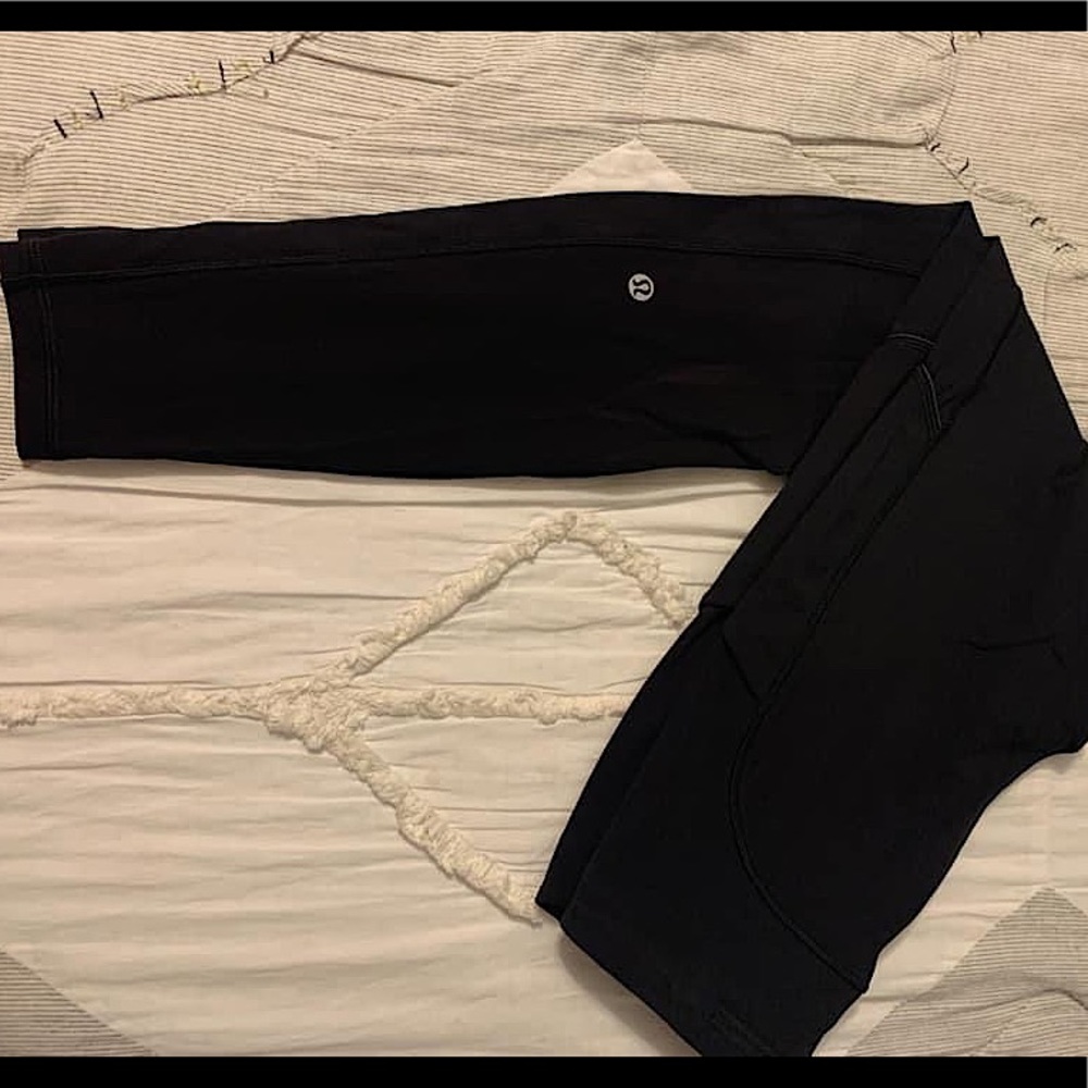 Lululemon speed up leggings. Size 6. black 28 inches